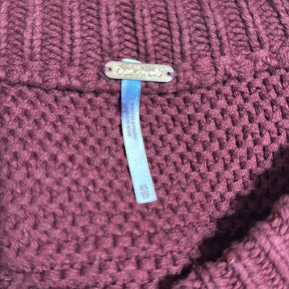 Free People Dream Cable Chunky Knit Crewneck Sweater in Cabernet Size XS - Picture 4 of 6